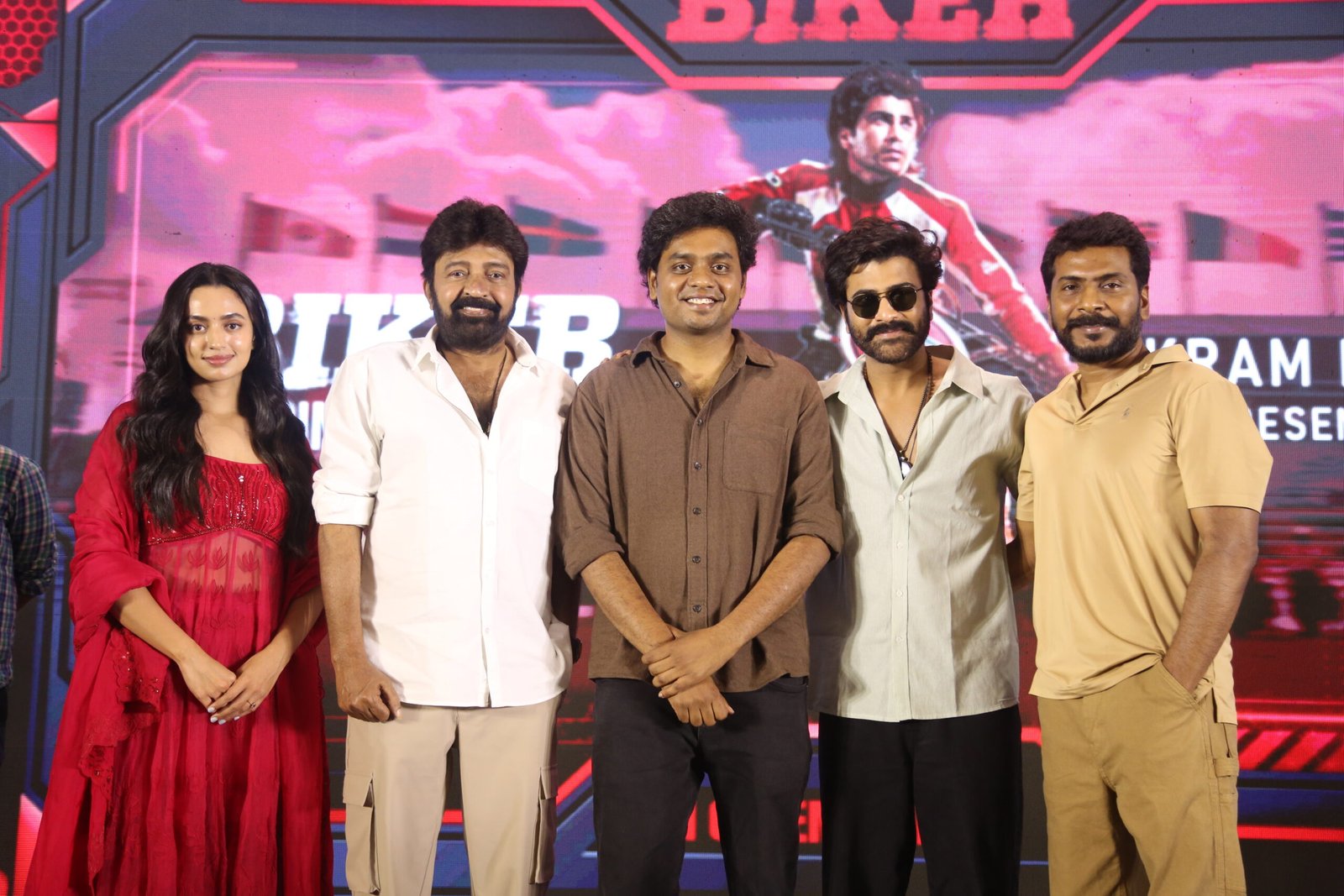 actor sharvanand, 
actress malavika nair , 
bykermovie , 
jeevitharajashekar , 
bykerlovestory , 
father and son story , 
